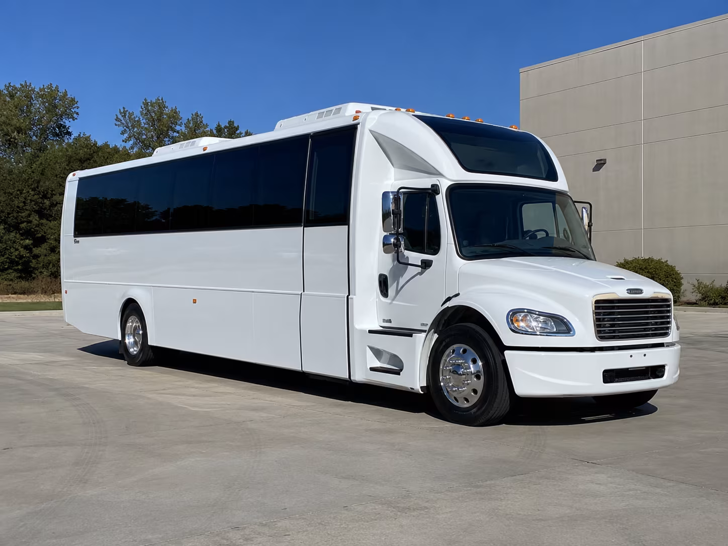 marietta 28 passenger party bus
