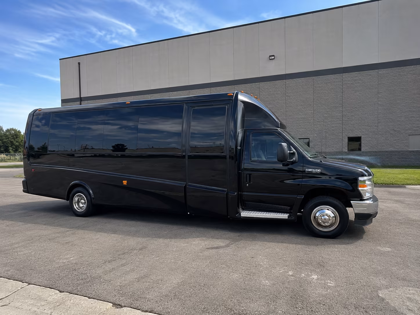 transportation buses for large group concert outings and corporate event nights